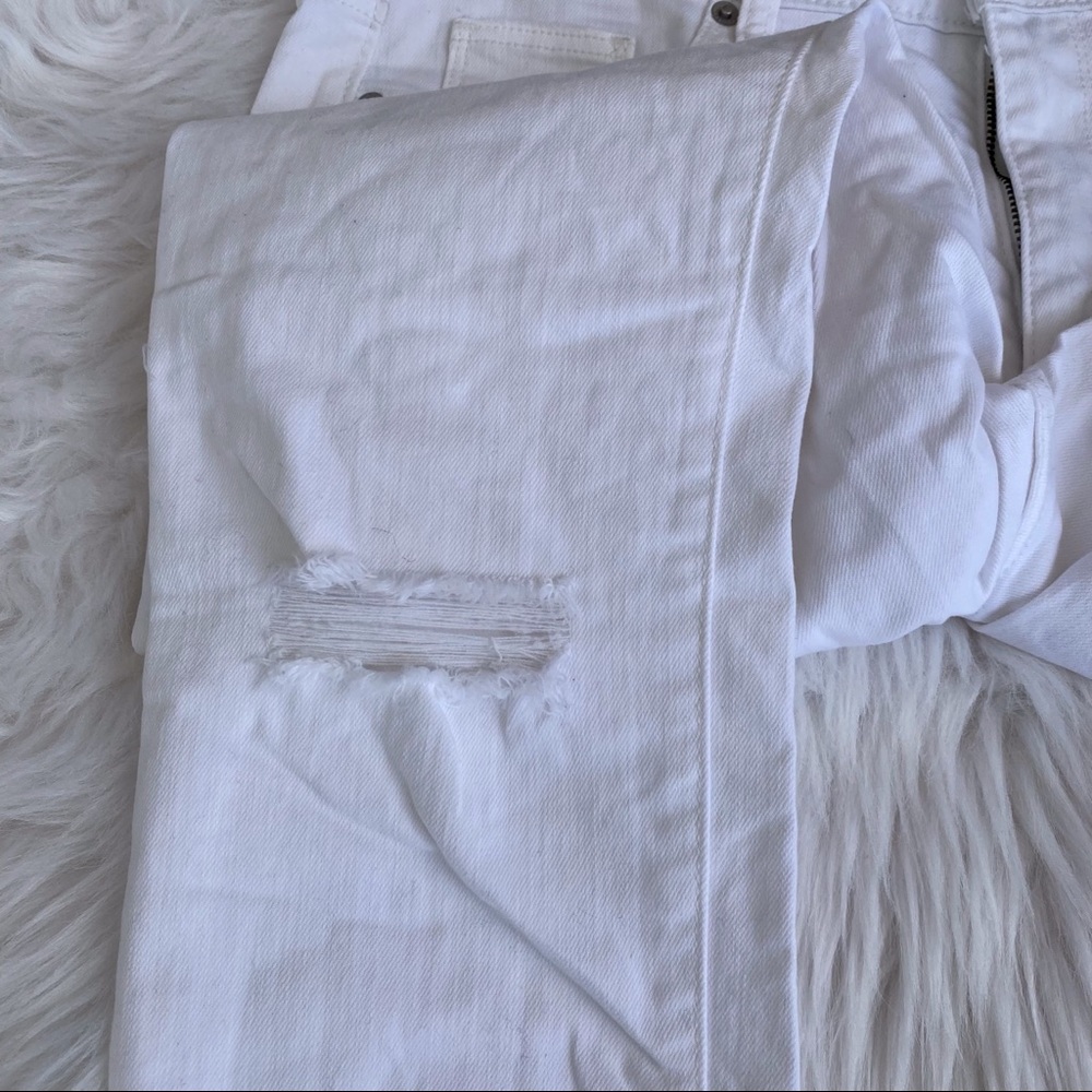 Universal Thread White Distressed High Waisted Je… - image 6